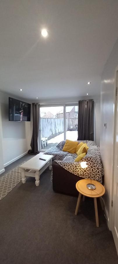 Spacious 2 Bed, Free Parking, Free Wifi - Serene Homes Sheffield Exterior photo